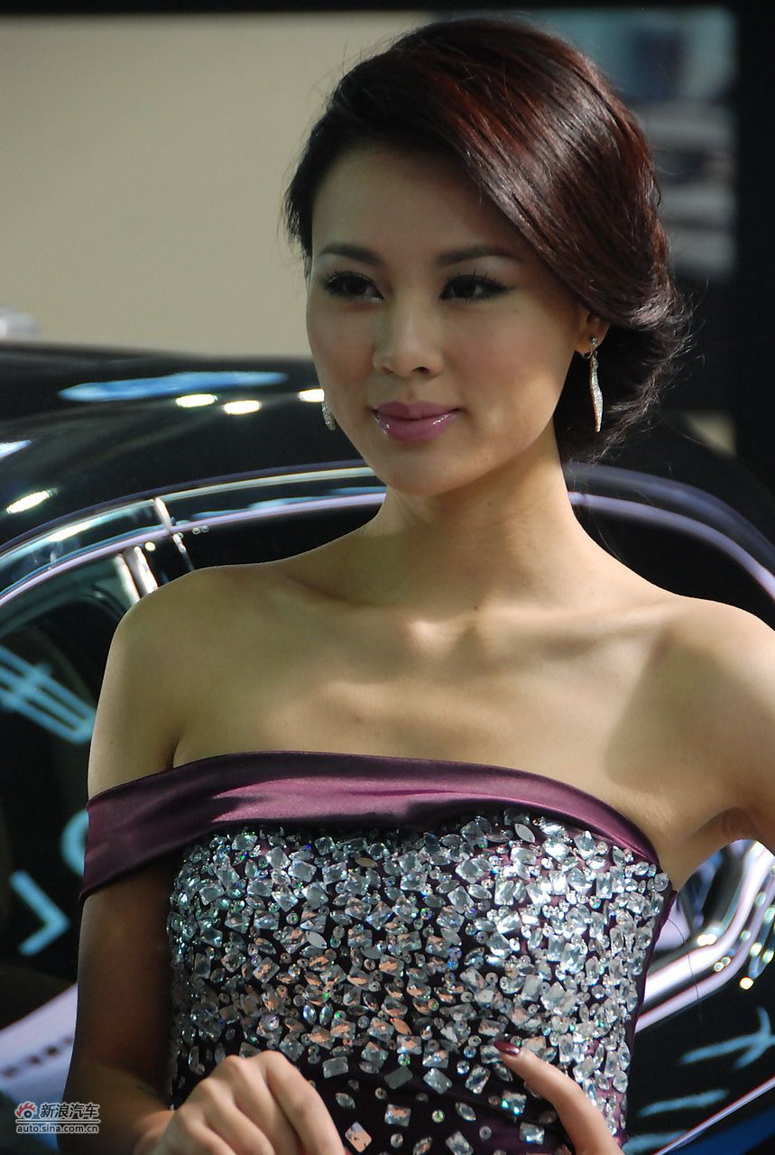 2011昆明国际车展美女模特图