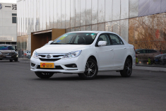 新浪汽车抢先实拍比亚迪新款速锐