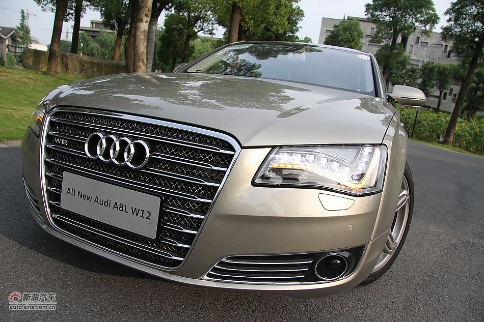 新浪汽车体验试驾奥迪A8L W12_6396460_汽