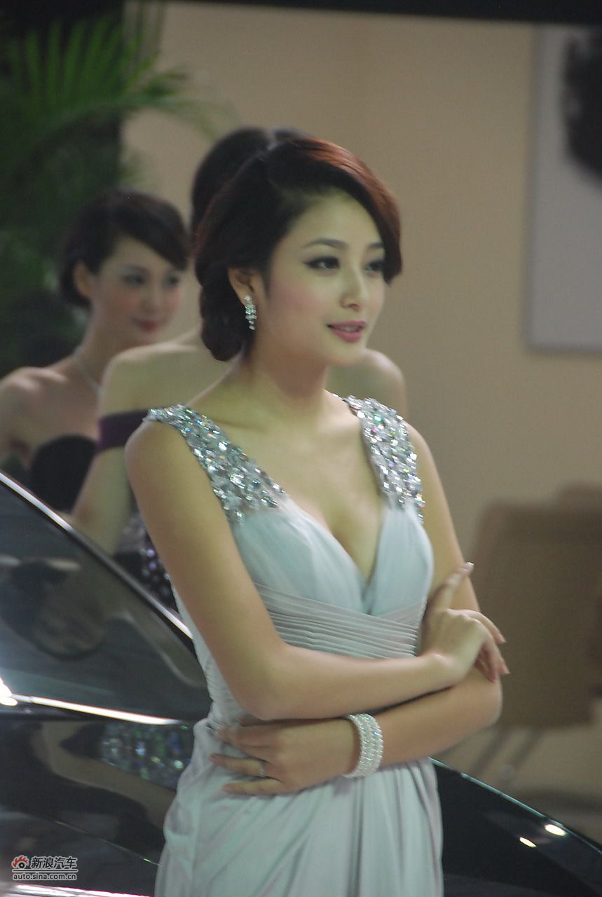 2011昆明国际车展美女模特图_10216470_汽车