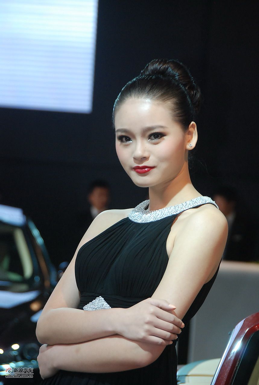 2011昆明国际车展美女模特图_10216475_汽车