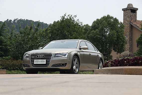 奥迪A8L钜惠16万 分期免利息免手续费