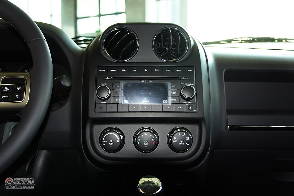 2011款指南者_指南者内饰功能图片6826497_汽车图库_新浪汽车_新浪网