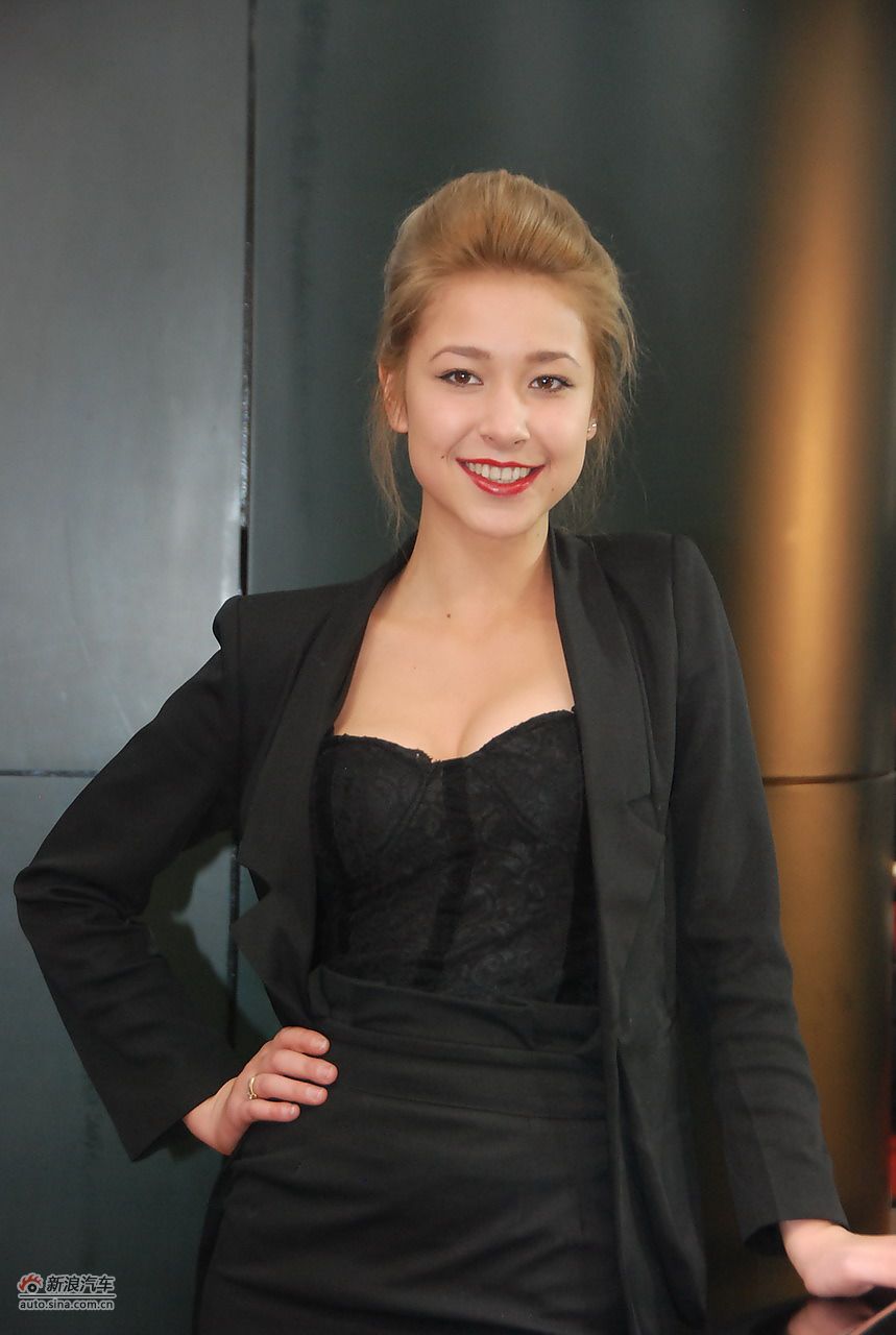 2011昆明国际车展美女模特图_10216505_汽车