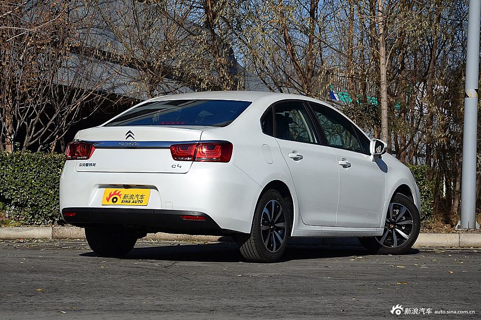 2016款雪铁龙C4世嘉1.6L手动豪华型