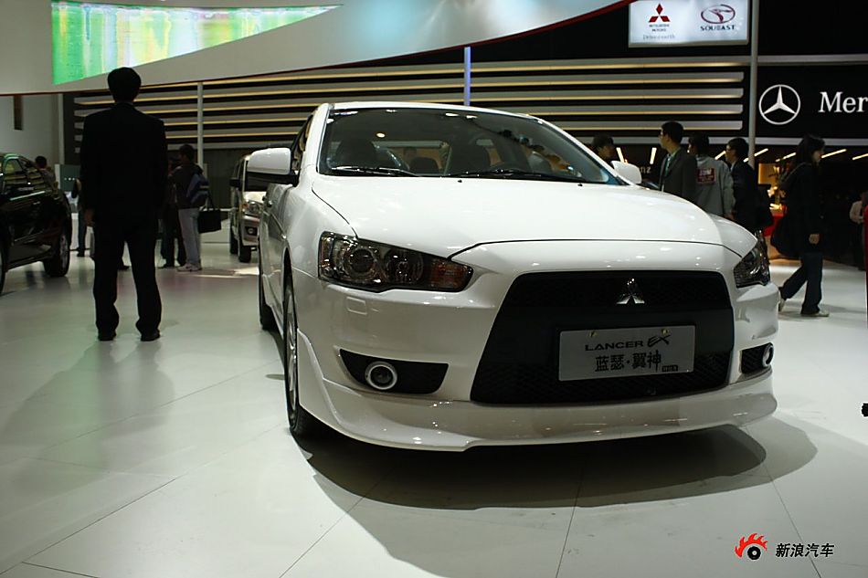 东南三菱蓝瑟翼神_翼神车展图图片246538_汽
