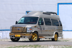 煎饼侠座驾 实拍福特E350黄金版