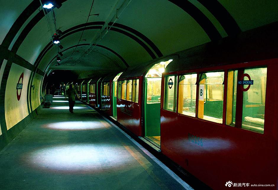 探秘世界各地被废弃的幽灵地铁站