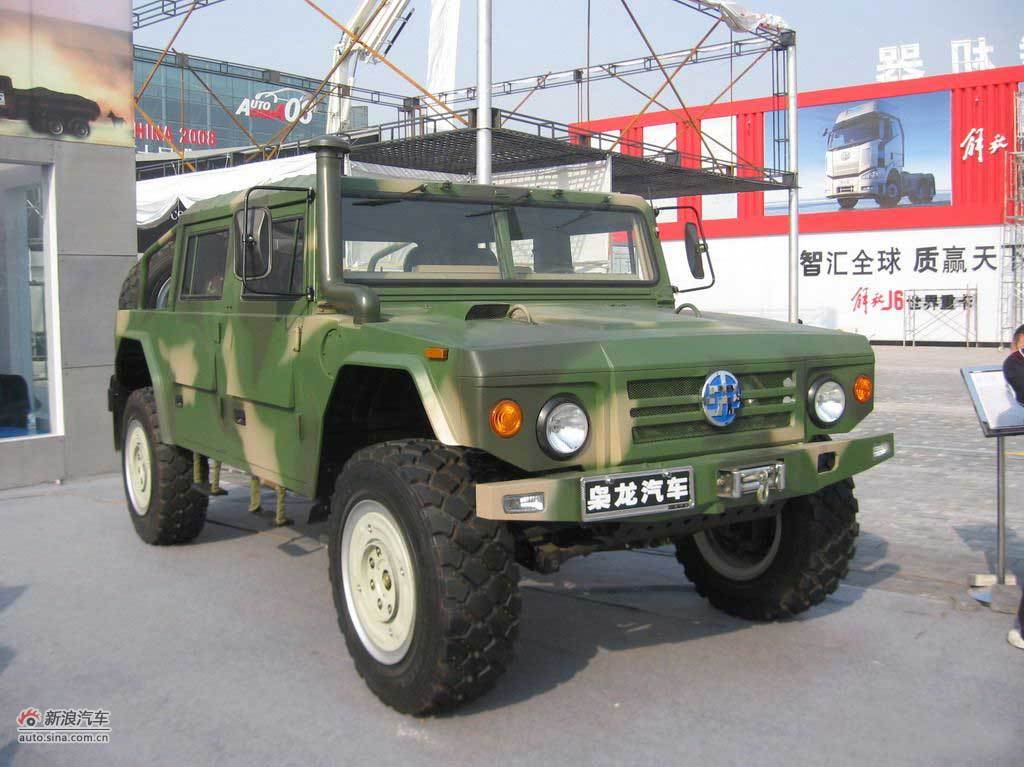 国产枭龙越野车