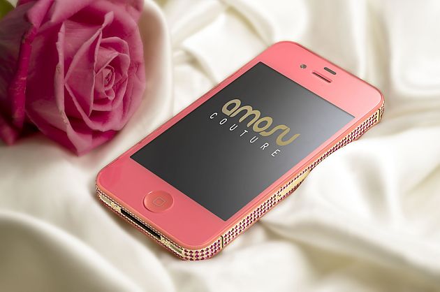 Amosu Couture推出全粉色贴钻iPhone 4s