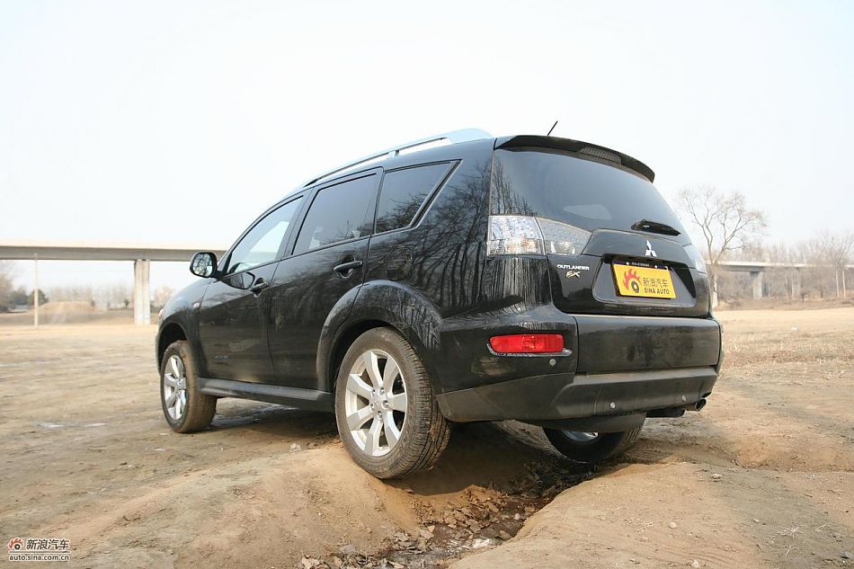 三菱欧蓝德EX劲界2.0运动版四驱体验_欧蓝德