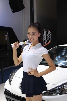 2013成都车展模特高清组图：俏皮可爱