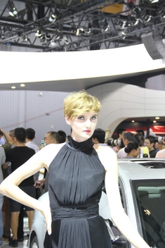 2013成都车展模特高清组图：养眼洋模