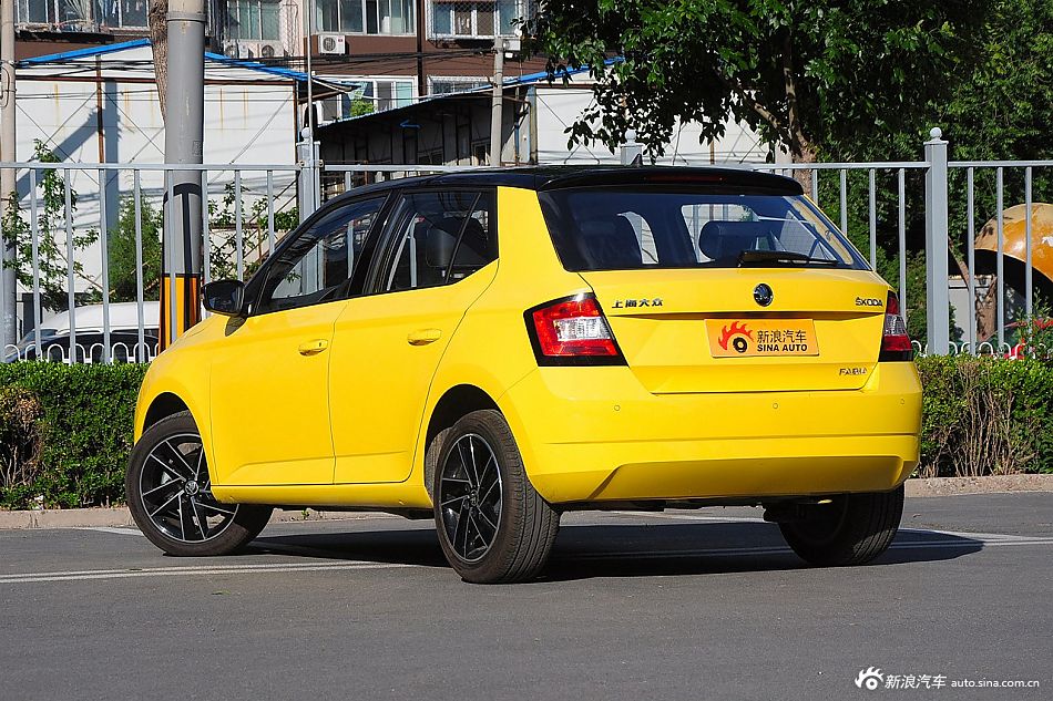 新浪汽车实拍2015款晶锐运动版