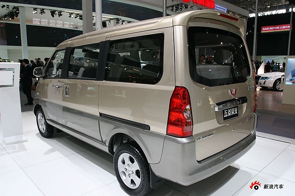 五菱荣光_荣光车展图片256835_汽车图库