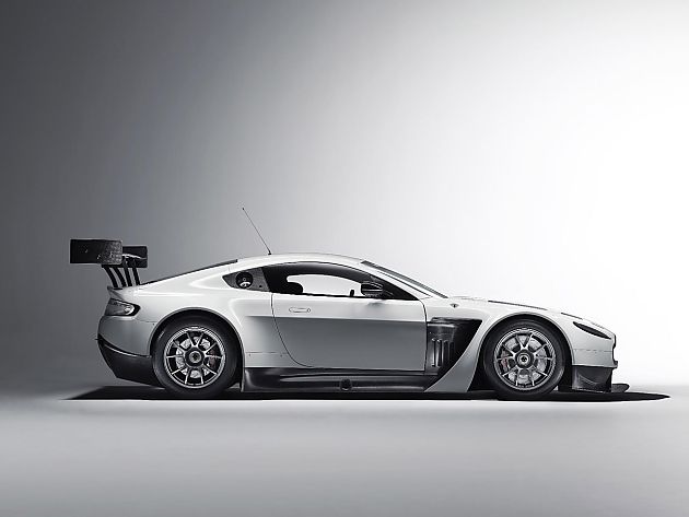 阿斯顿·马丁新一代V12 Vantage GT3路试