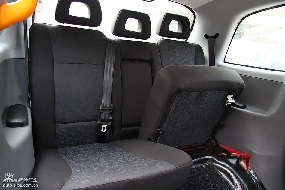 上海英伦tx4经典商务车内饰实拍图_tx4座椅空