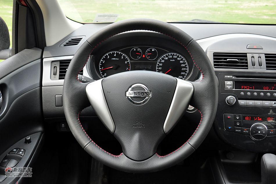 2011款骐达1.6T高清到店实拍_骐达内饰功能图