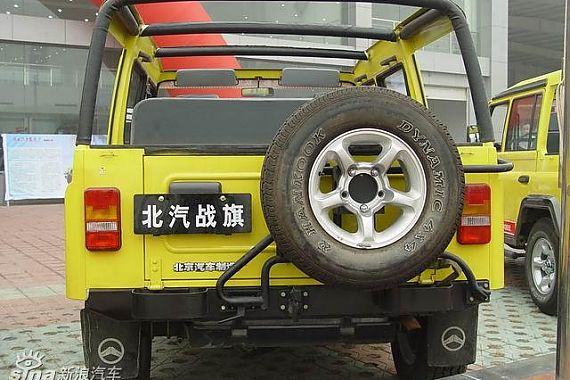 2011款北汽战旗硬顶bj2024cjd3四驱20l手动汽油