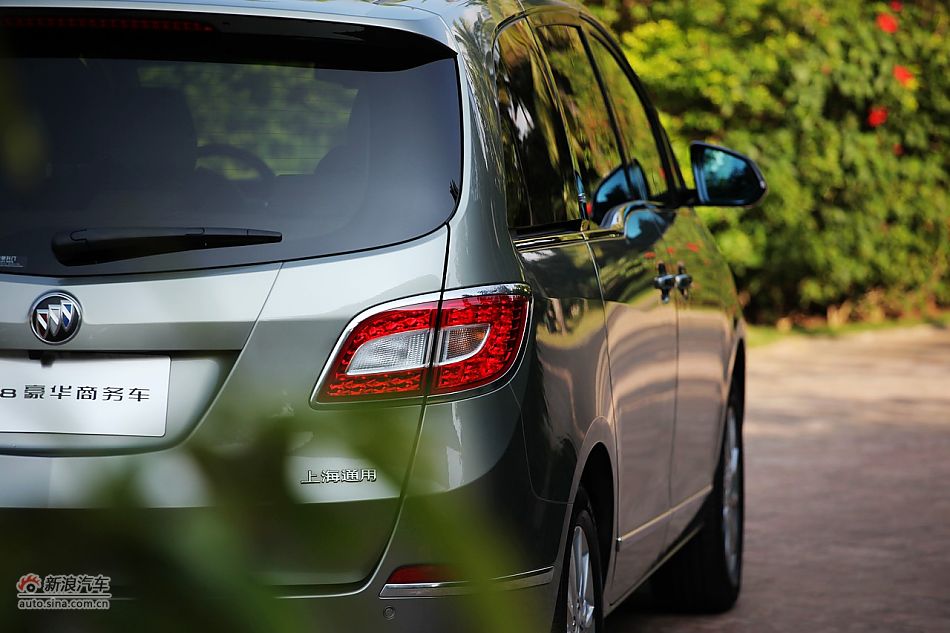 2011款别克GL8豪华商务车3.0 XT外观图片_别