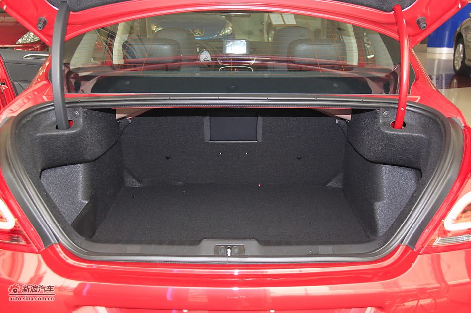 2012款东风标致308三厢2.0L手动风尚版_东风