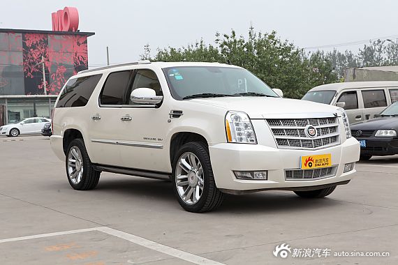 凯雷德现金优惠1万元 店内有现车