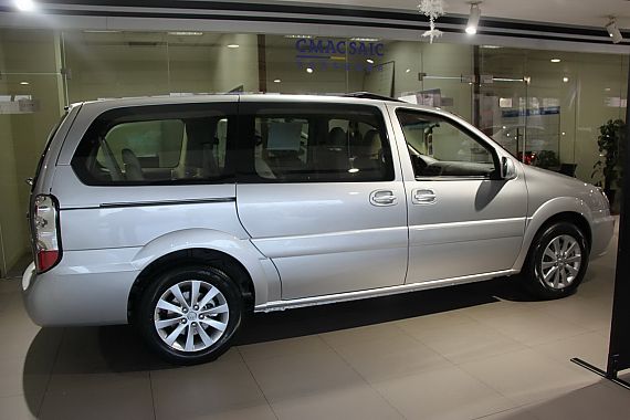 【2011款别克GL8商务车2.4L LT自动行政版报