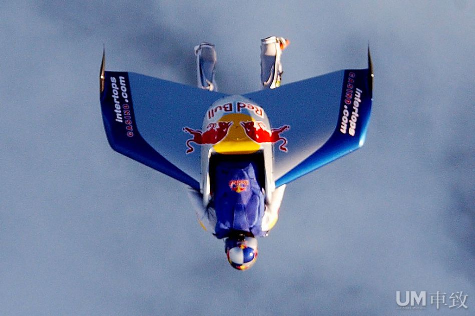 音速自由落体 太空边缘的定点跳伞_22897275_汽车图库_新浪汽车_新浪网