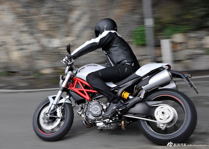 杜卡迪 monster 796 不能上牌