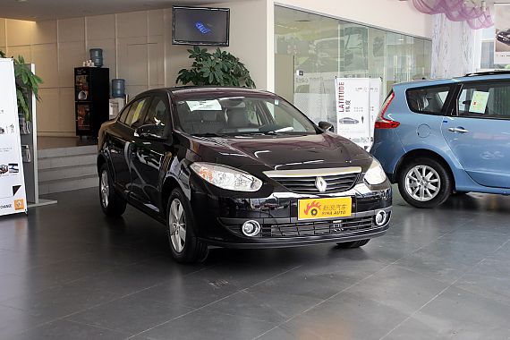 雷诺风朗优惠1.1万元 店内现车在售