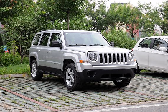 JEEP自由客济南有现车 不加价销售