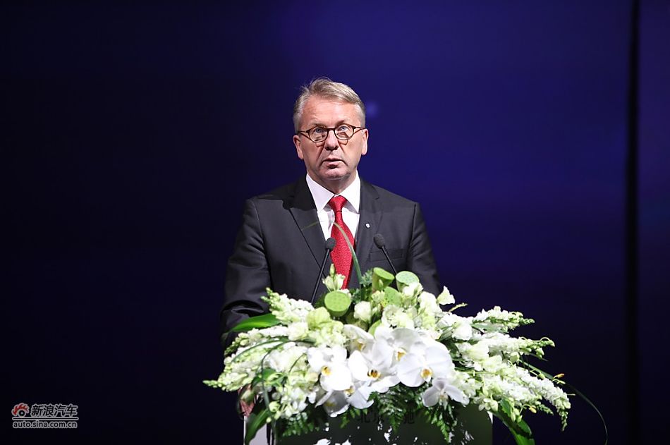 戴姆勒董事长兼CEO华立新致辞_奔驰C级活动