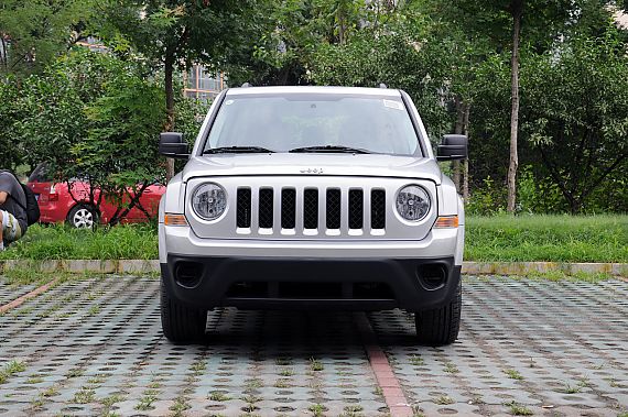 硬派SUV很受宠--试驾Jeep自由客(图)