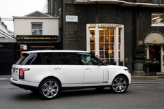 路虎全新一代揽胜加长版即将上市