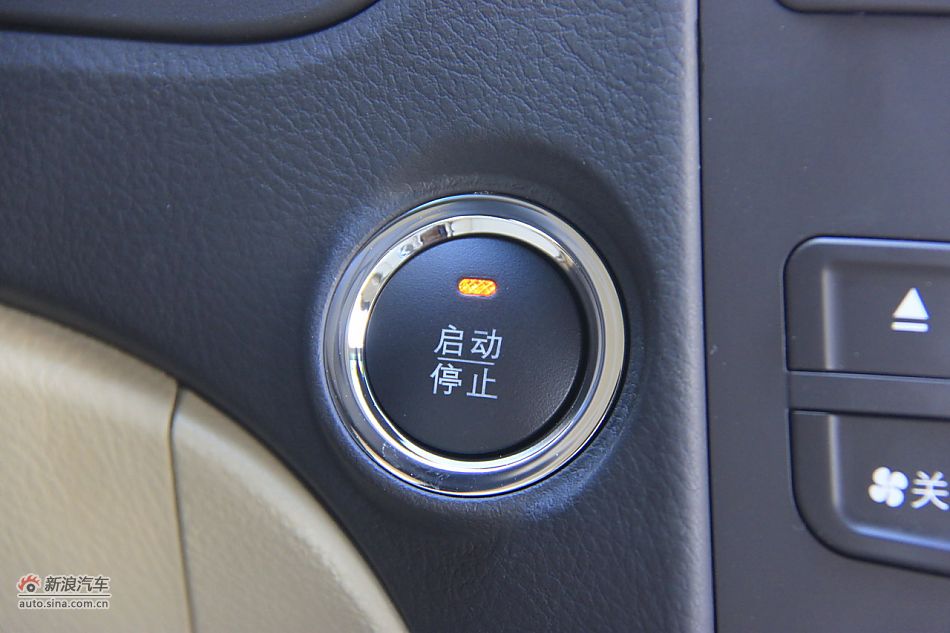 2012款比亚迪G6 2.0手动尊贵型_比亚迪G6内