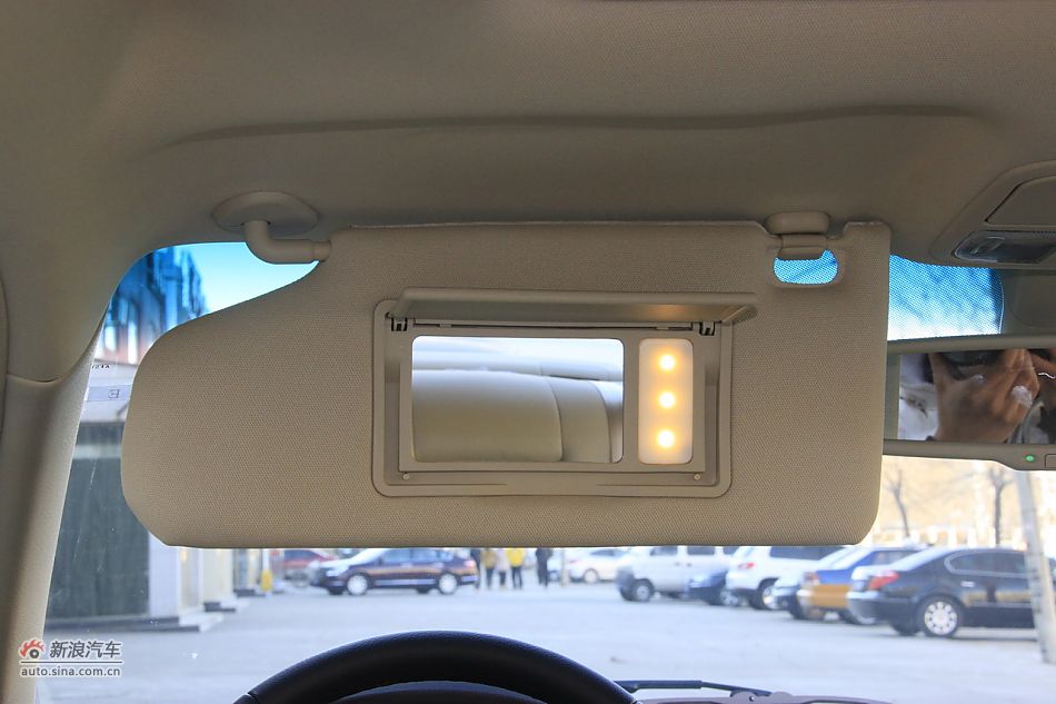 2012款比亚迪G6 2.0手动尊贵型_比亚迪G6内