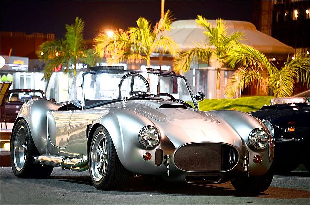 眼镜蛇现身沙特阿拉伯 1965年款AC Cobra