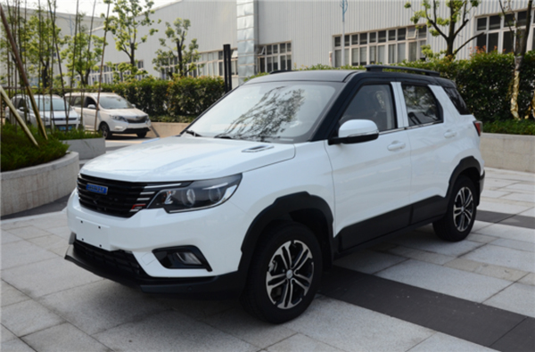 这台“新路虎”才不到7万 比速SUV实车曝光