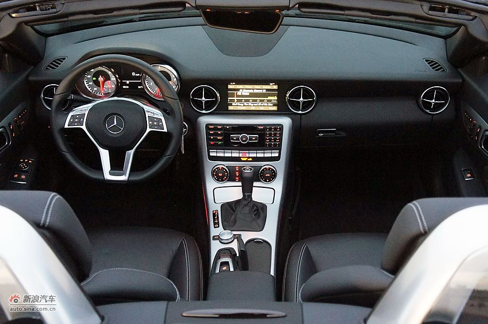 2012款奔驰SLK350_奔驰SLK内饰图片12497