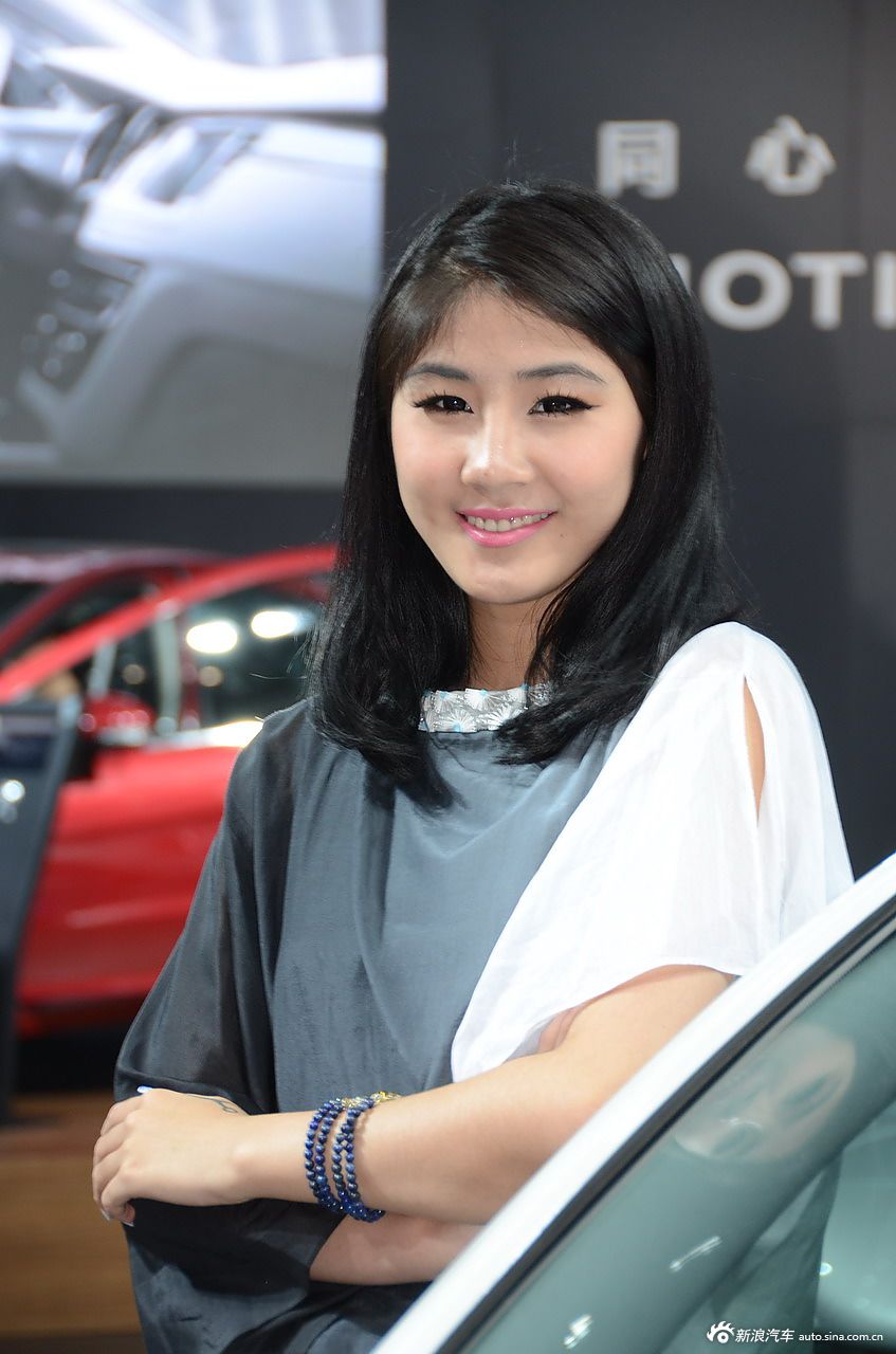 2013青岛国际车展模特高清图集