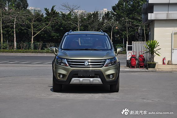 景逸X5店内现车充足 购车暂无优惠