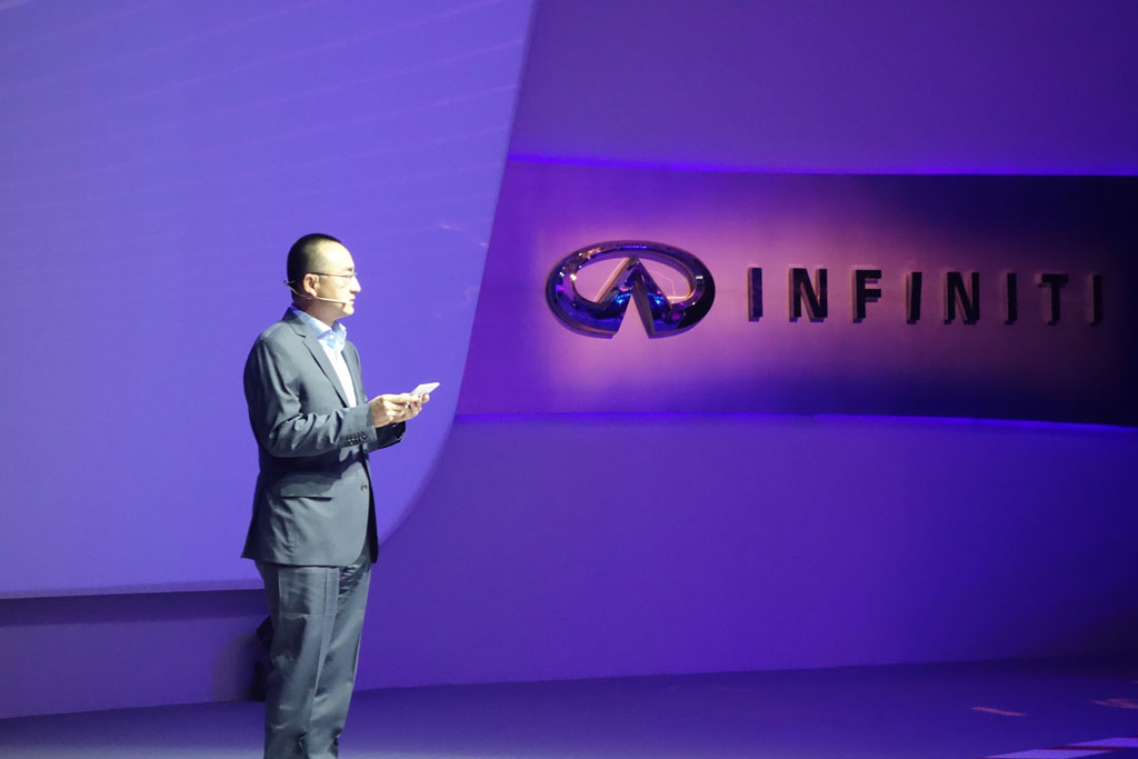 维特尔携新战车RB9亮相英菲尼迪F1冠军夜