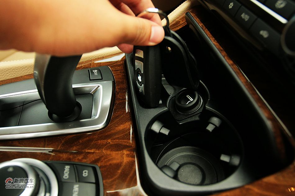 2011款宝马528Li豪华型内饰图片_宝马5系图片