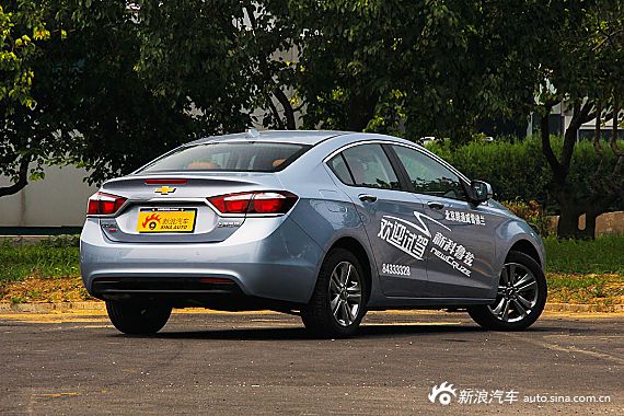 2015款科鲁兹1.4T自动旗舰版 2015款科鲁兹1.4T自动旗舰版