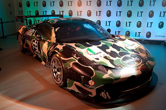 法拉利也玩潮流 与Bape合作推458 GT3