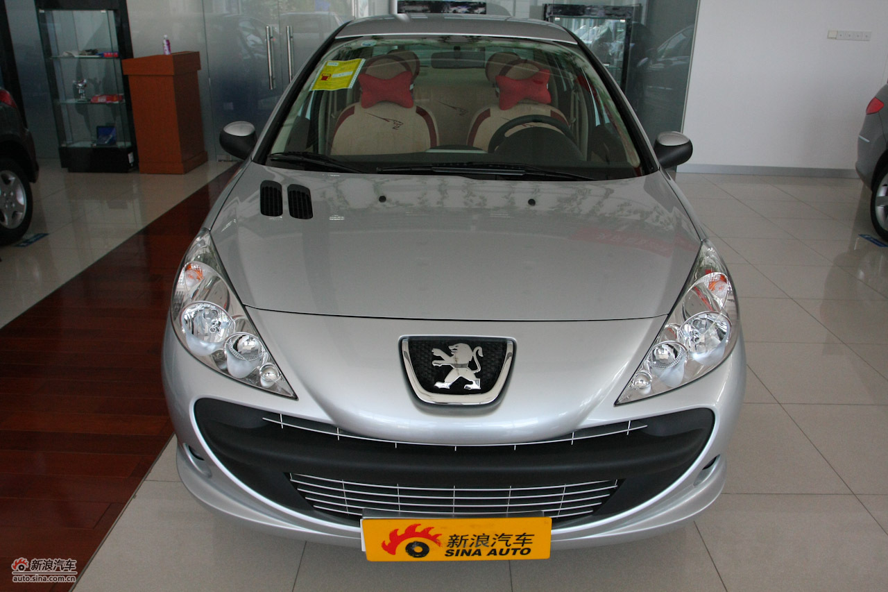 东风标致207三厢1.4l手动驭乐版