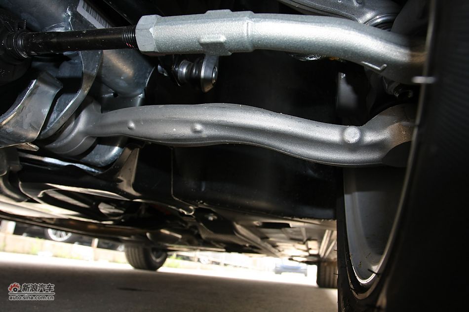 2010款奔驰C200 CGI_奔驰C级底盘图片2028