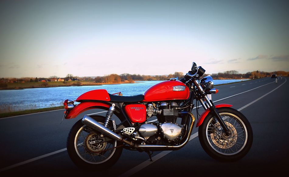 triumph(凯旋)thruxton 900组图欣赏