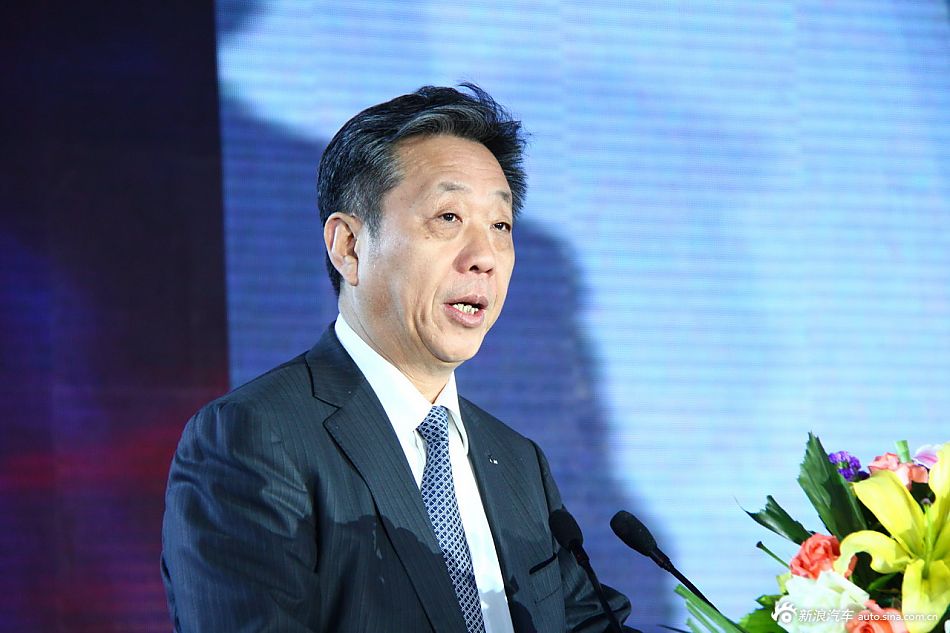 中国汽车工业协会常务副会长兼秘书长董阳致辞