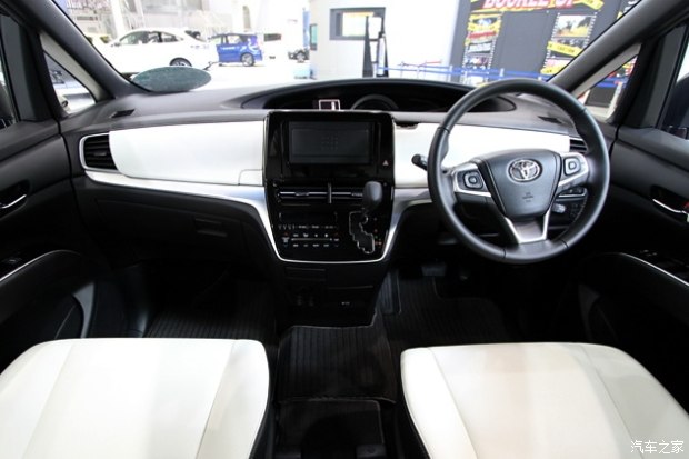 丰田新款普瑞维亚实车图